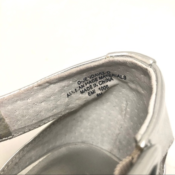NINE West silver sandals - Picture 7 of 7